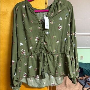 Francesca's Collections Olive Floral Blouse